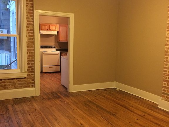 4th image of 112 E Washington St