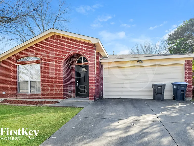 10913 Ives St — Photo 1