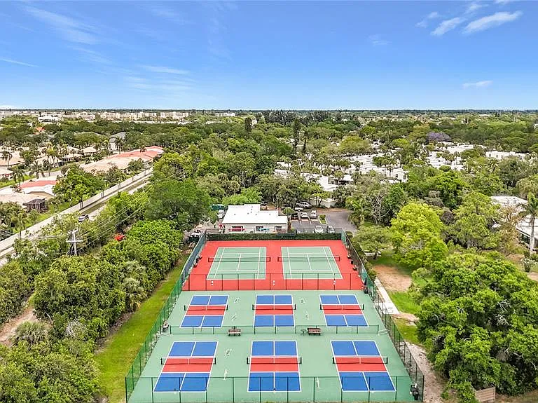 434 Palm Tree Dr #434 — Photo 36