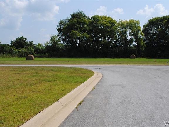 5th image of 777 Jamie Ln