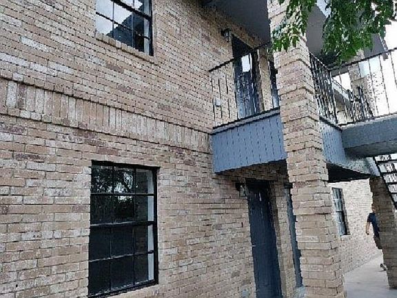 3rd image of 3017 San Eduardo Ave