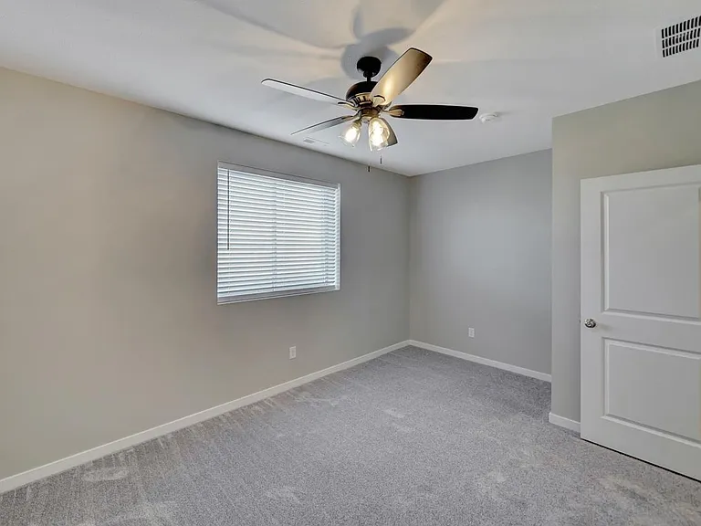 9049 S 42nd St — Photo 39