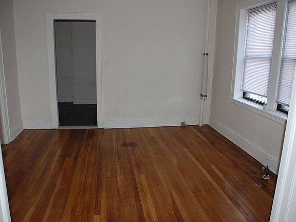 3rd image of 2062 31st St APT D4