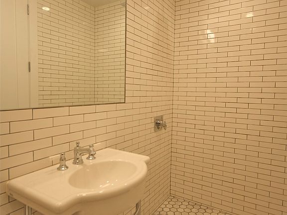 5th image of 935 Lafayette Ave #3RDFLOOR