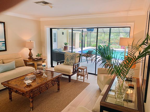 Formal Living with sliders 
