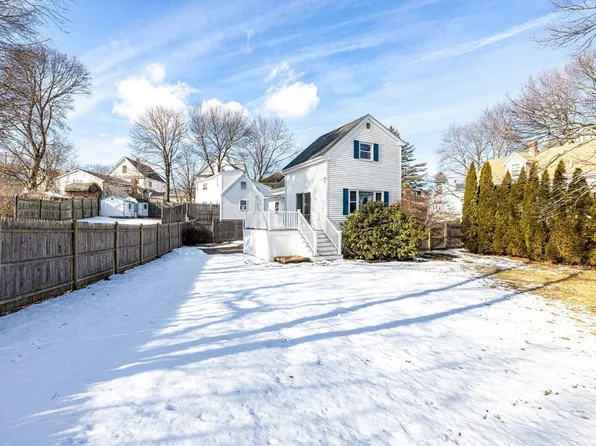 12 Johnson Pl, Norwood, MA 02062