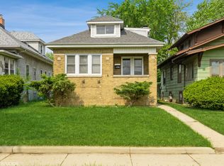 12222 Longwood Dr, Blue Island, IL 60406