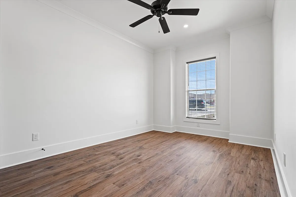 1326 Twelve Oaks Ln - 1 — Photo 4