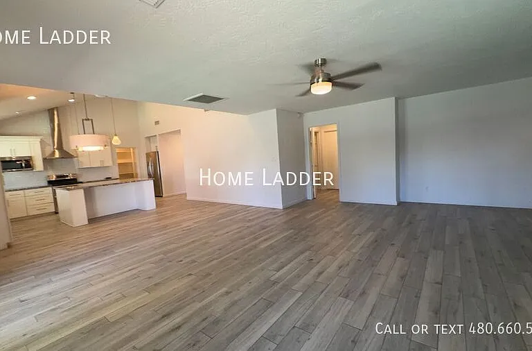 4362 E Ludlow Dr — Photo 8