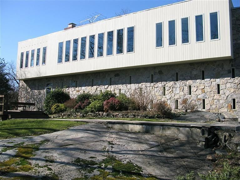 1st image of 100 Shore Dr