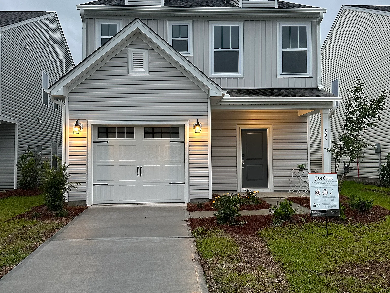 3 bed, 2136 sqft, $2,499 — Photo 2