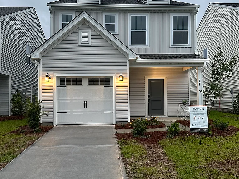 504 Purple Finch Rd — Photo 1