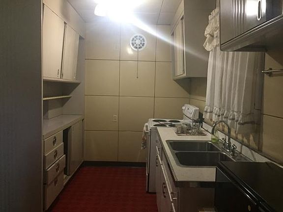 5th image of 930 Lindsay Ln
