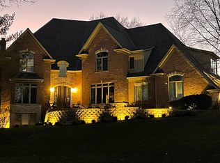 32 Inverway, Inverness, IL 60067