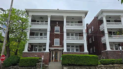 319 E 43rd St #1 Photo 1