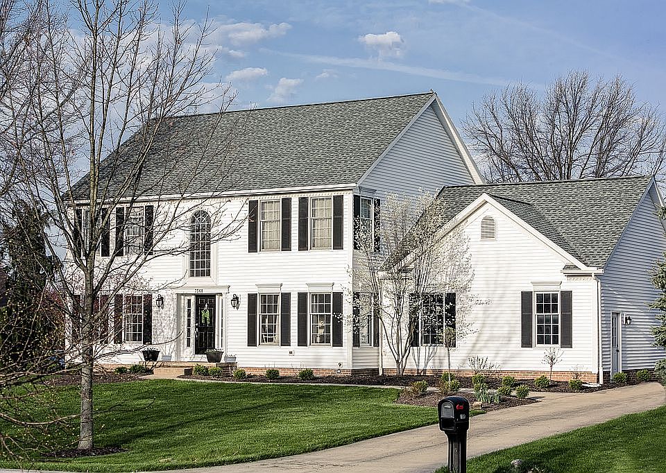 1st image of 7568 Lakedge Ct