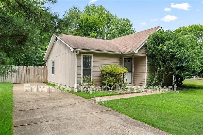 3 bed, 2.0 bath, 1068 sqft, $1,650 — Photo 3