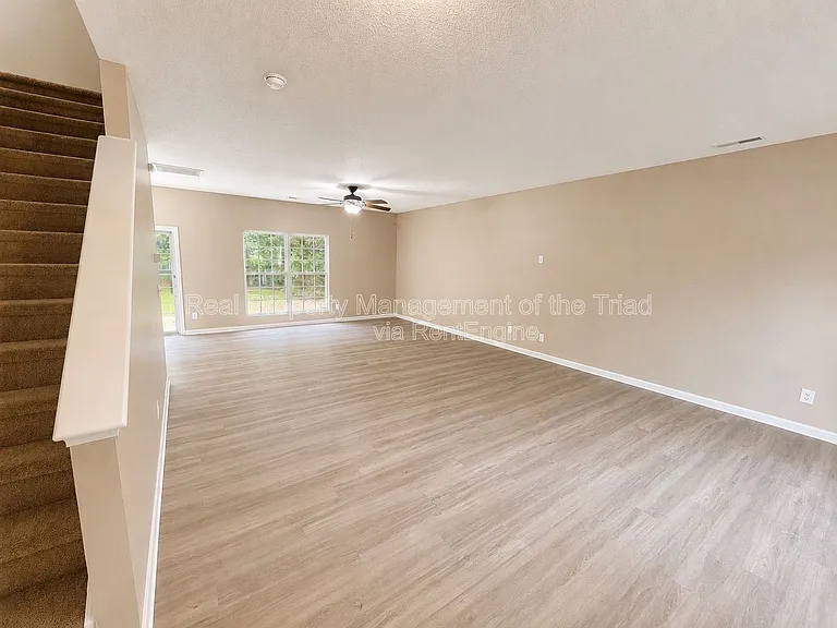 7 Loblolly Ct — Photo 3
