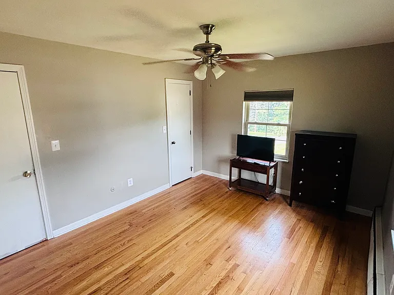 32 Riale Ave #3A — Photo 5