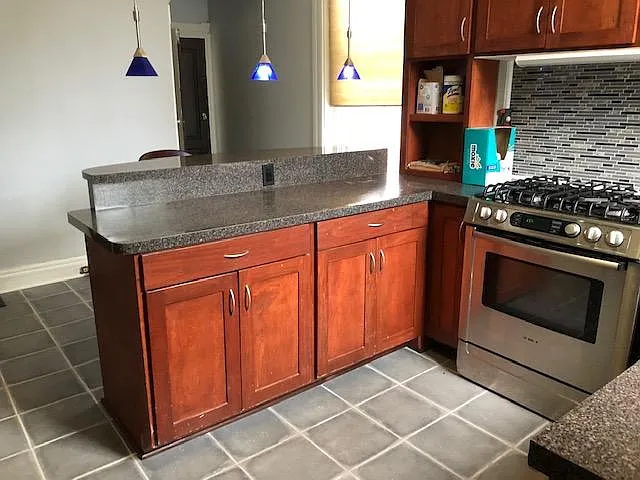 4404 Franklin Ave — Photo 3