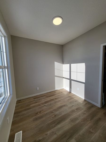Calgary House for rent - 4 Bedrooms — photo 24