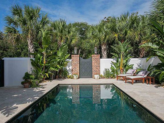3rd image of 827 Ocean Palm Way