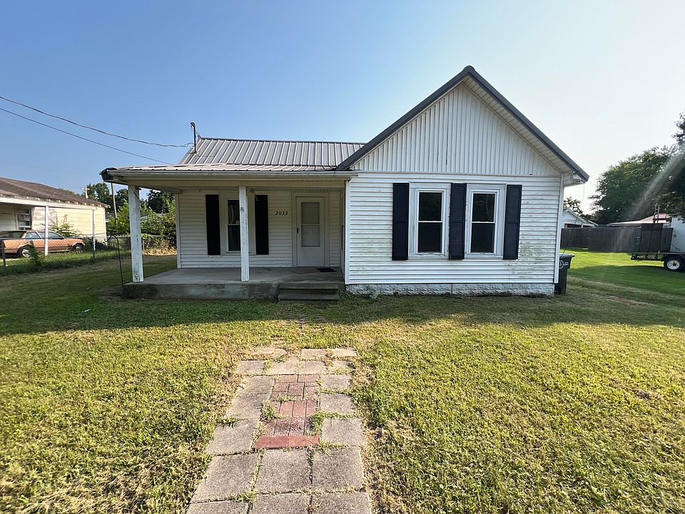 1st image of 2032 Center St
