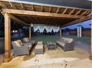 903 Winding Rd, Granbury, TX 76049