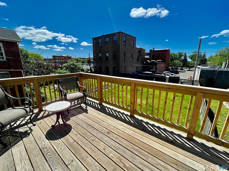 546 Chapel St #2 — Photo 8