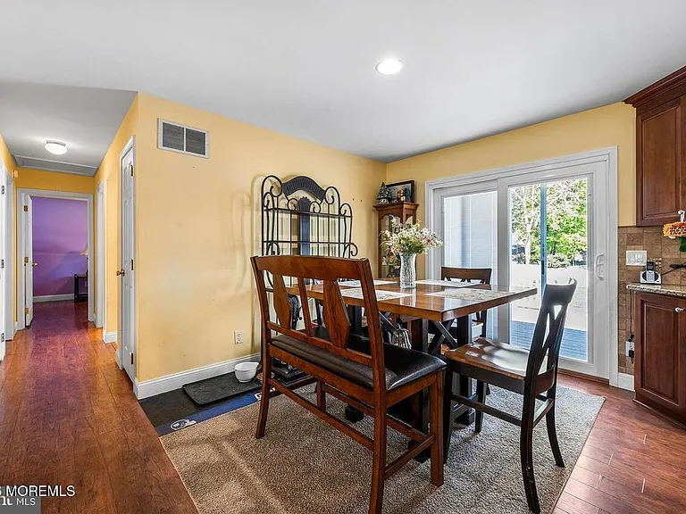 46 Primrose Dr — Photo 6