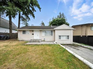 14032 Grosvenor Rd, Surrey, BC V3R 5G5