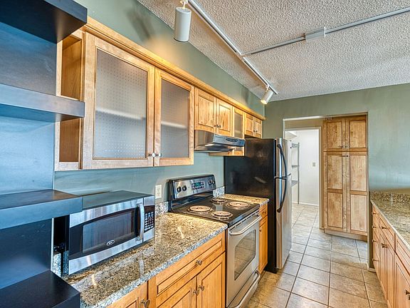 4th image of 1740 Melrose Ave Unit 801