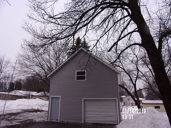 4th image of 250 Linden Ave