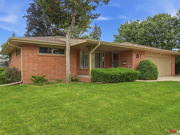 2nd image of 14611 Oak Ln