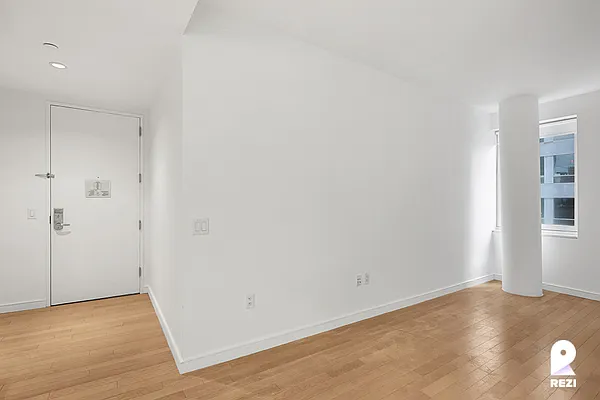 Rented by REZI | media 27