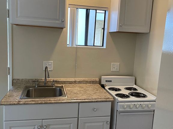 3rd image of 14501 Cerise Ave APT B