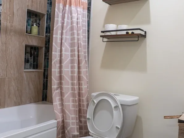 4 Highview Road image 5 of 20