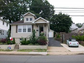 2nd image of 112 River Rd