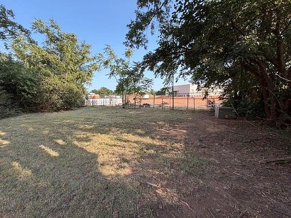 2nd image of 4604 SE 38th St