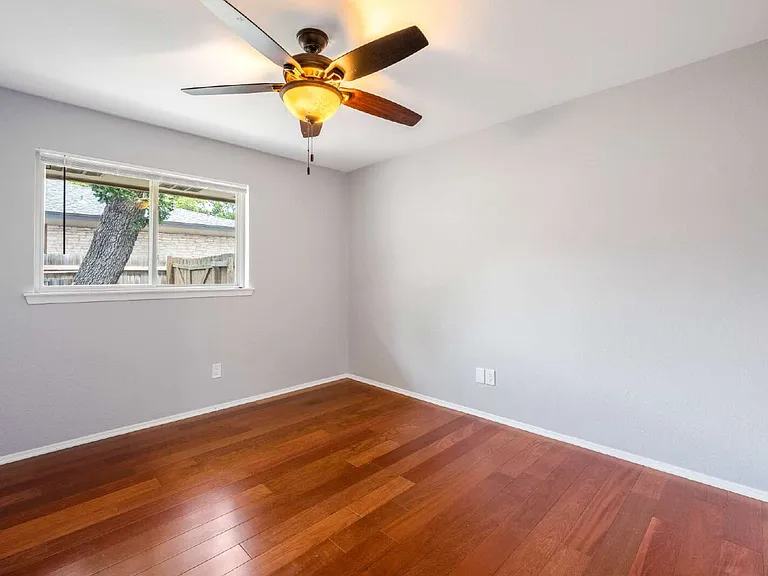 10502 Spicewood Pkwy — Photo 29