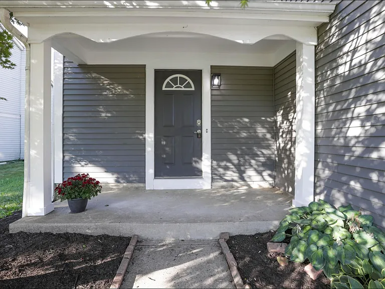 56 Green Bower Ln — Photo 3