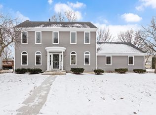 1930 Sapphire Ln, Aurora, IL