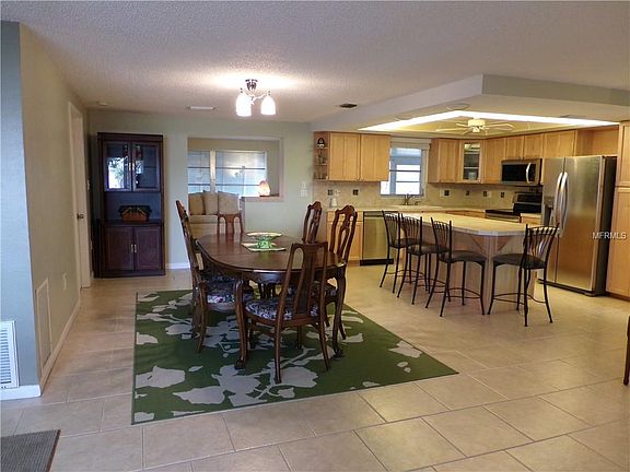 3rd image of 22483 Olean Blvd