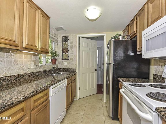 4th image of 926 E Cheryl Dr