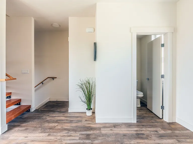Skyridge Townhouses — Photo 30