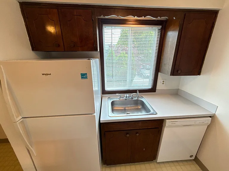 4135 State St #11 — Photo 9