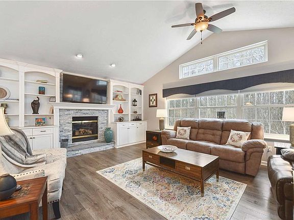 2nd image of 8980 Ashwood Ct