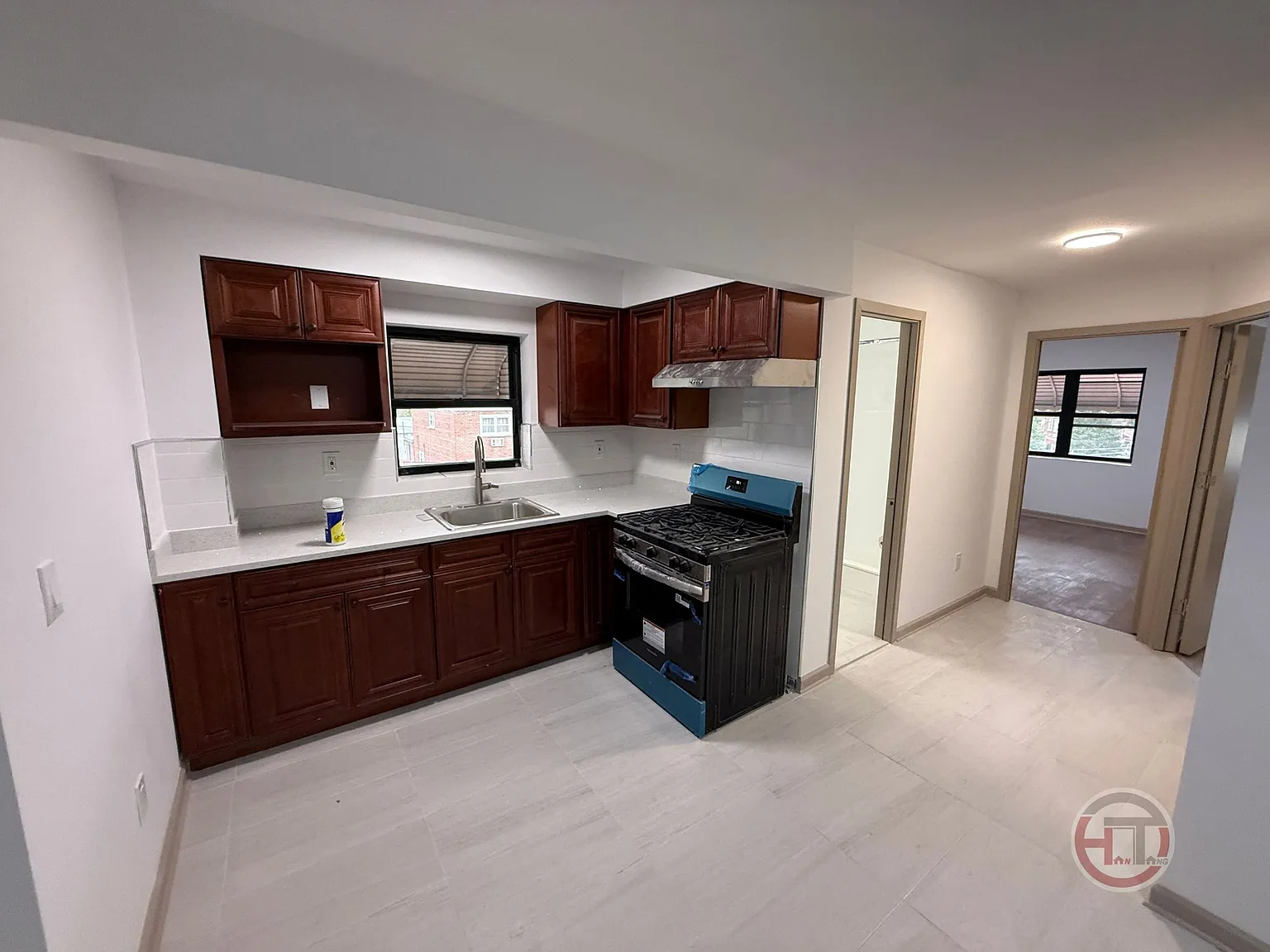 3 bed, 1100 sqft, $2,980 — Photo 1