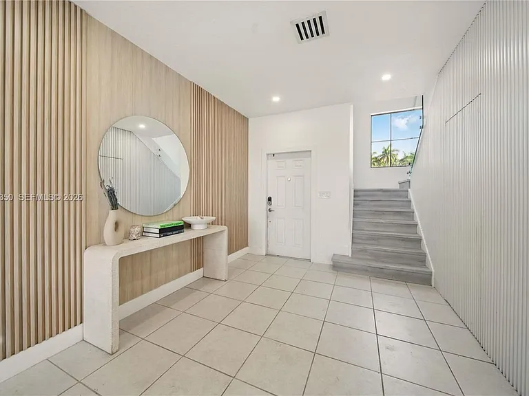 10269 SW 231st Ln — Photo 2
