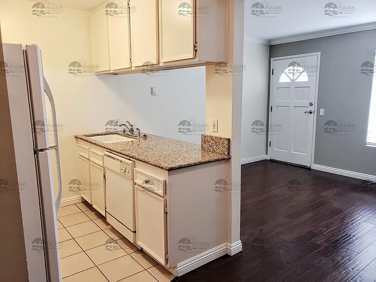 615 Vine St #30 — Photo 13